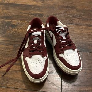 Size 9.5 low Jordan platforms. Used. Good condition